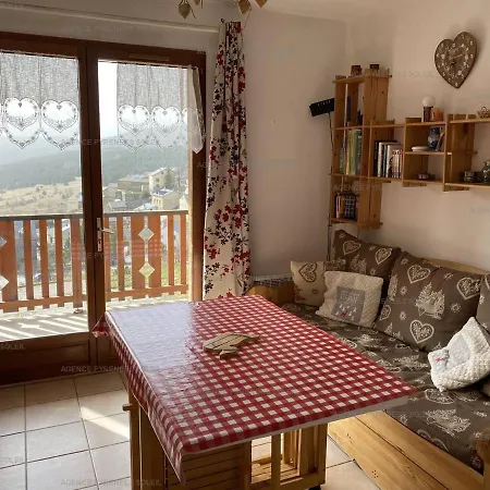Apartment T2 Avec Balcon, Parking A 50m Des Commerces - Fr-1-295-156 *
